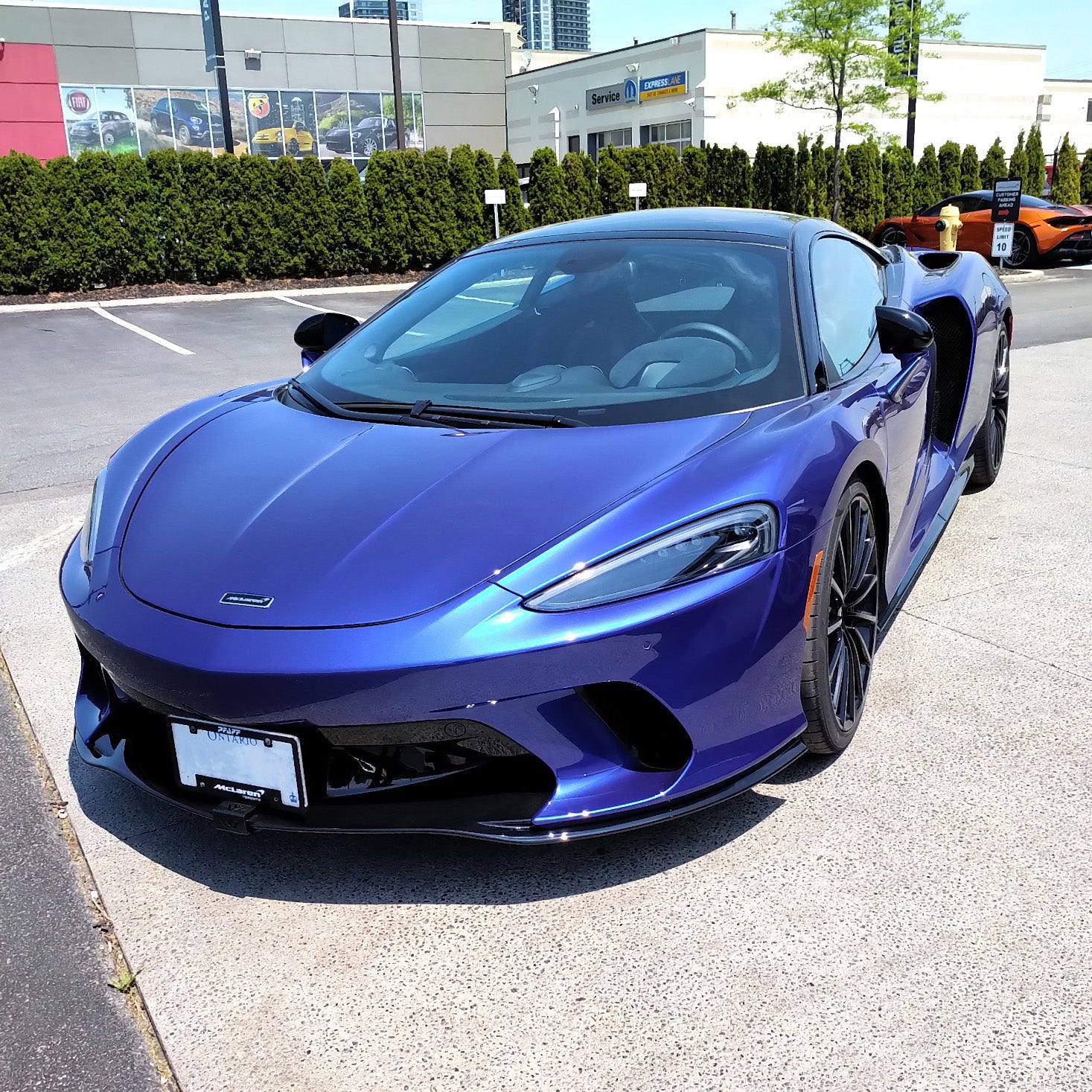 McLaren GT